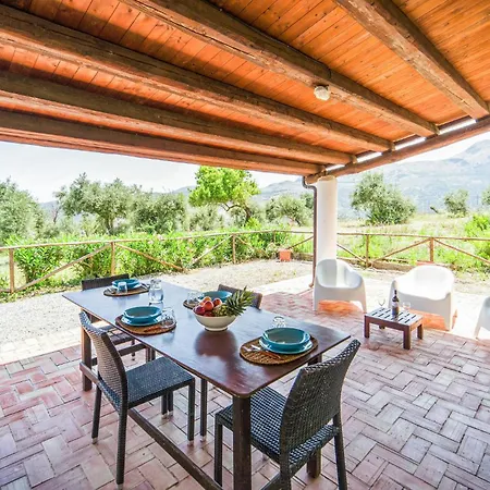 In Collesano Pa Apartment *